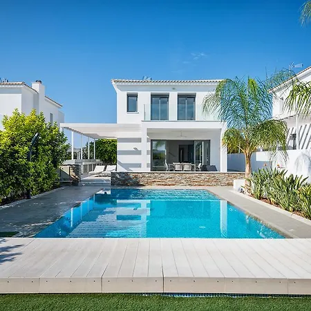 Sea Front Villas * Governors Beach