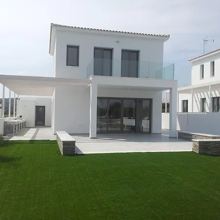 Villa Sea Front Villas Governors Beach